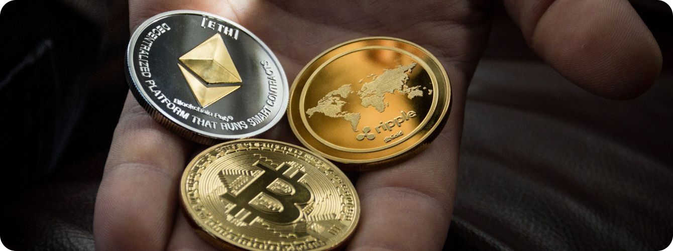 Custom UniswapV2 deployment and tokenomics design